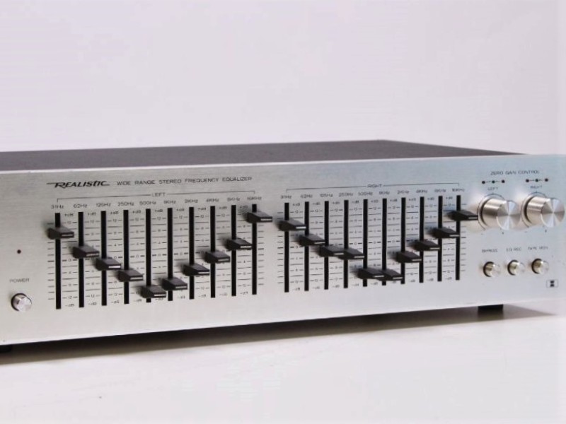 Realistic 31-2000 Wide Range Stereo Frequency Equalizer 1981